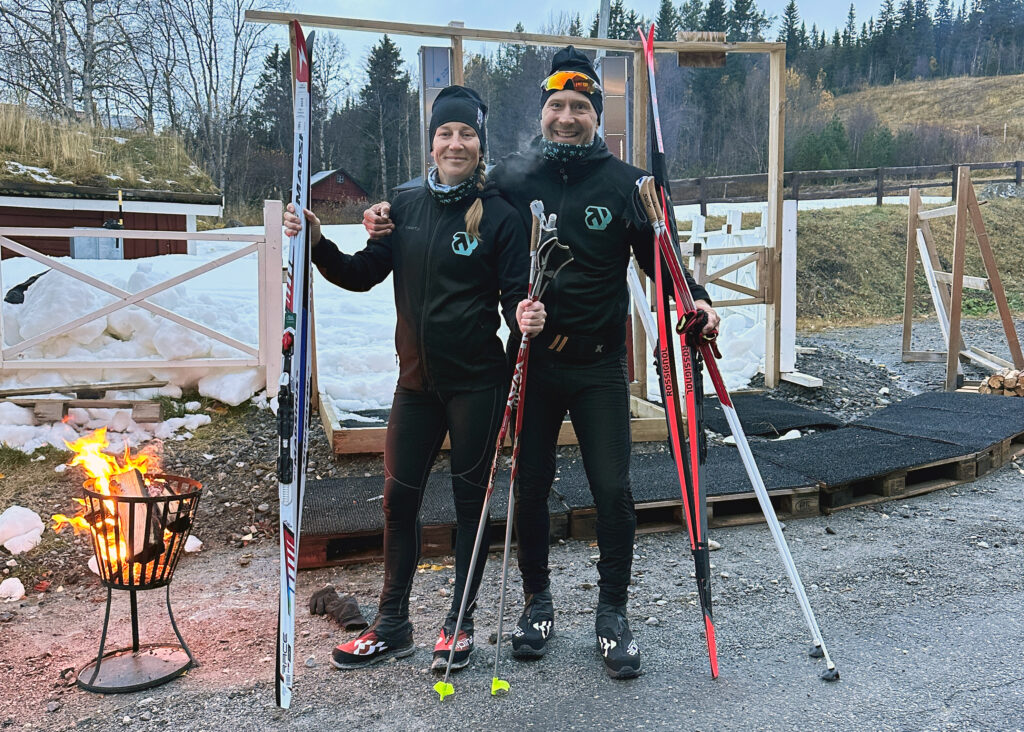 Active Benefits team tillsammans med skidor för skidförmån